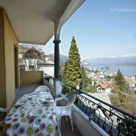 Golfo Borromeo Apartman *